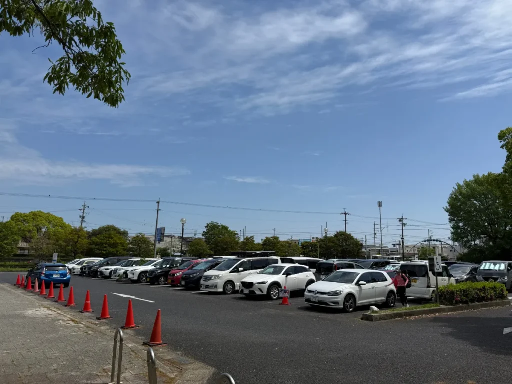 小畑緑地公園（西園）の駐車場