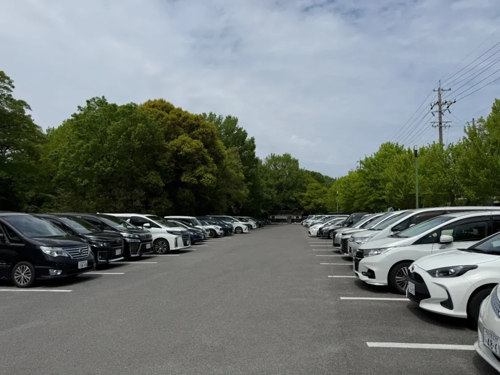 小畑緑地公園（西園）の駐車場
