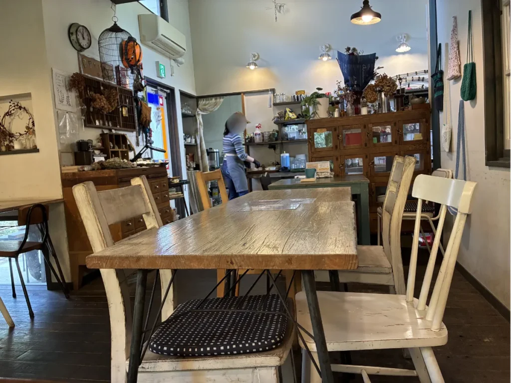 ローズコーポラスの店内