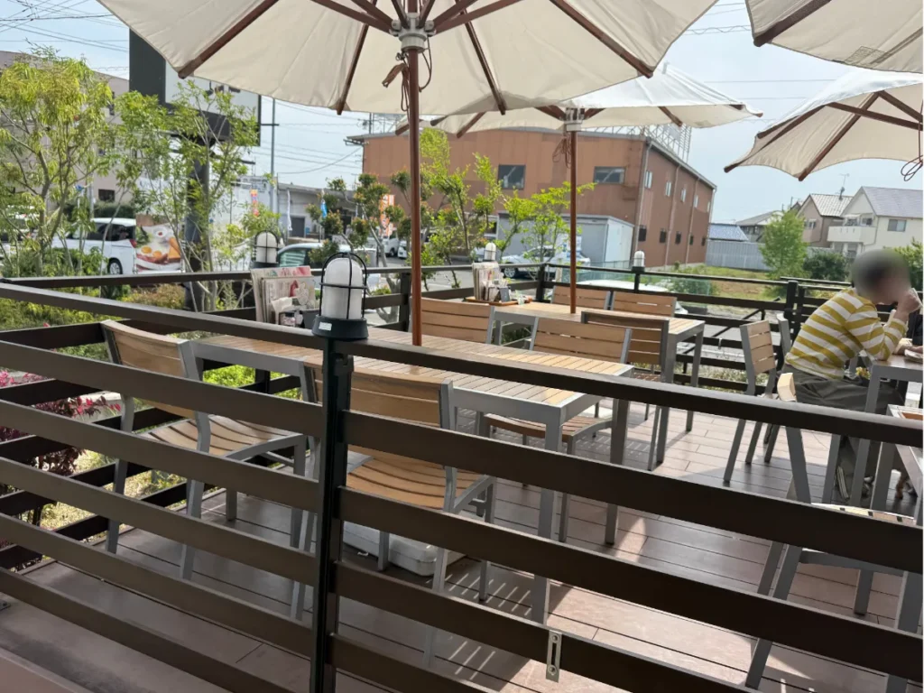 むさしの森珈琲 春日井篠木店のテラス席