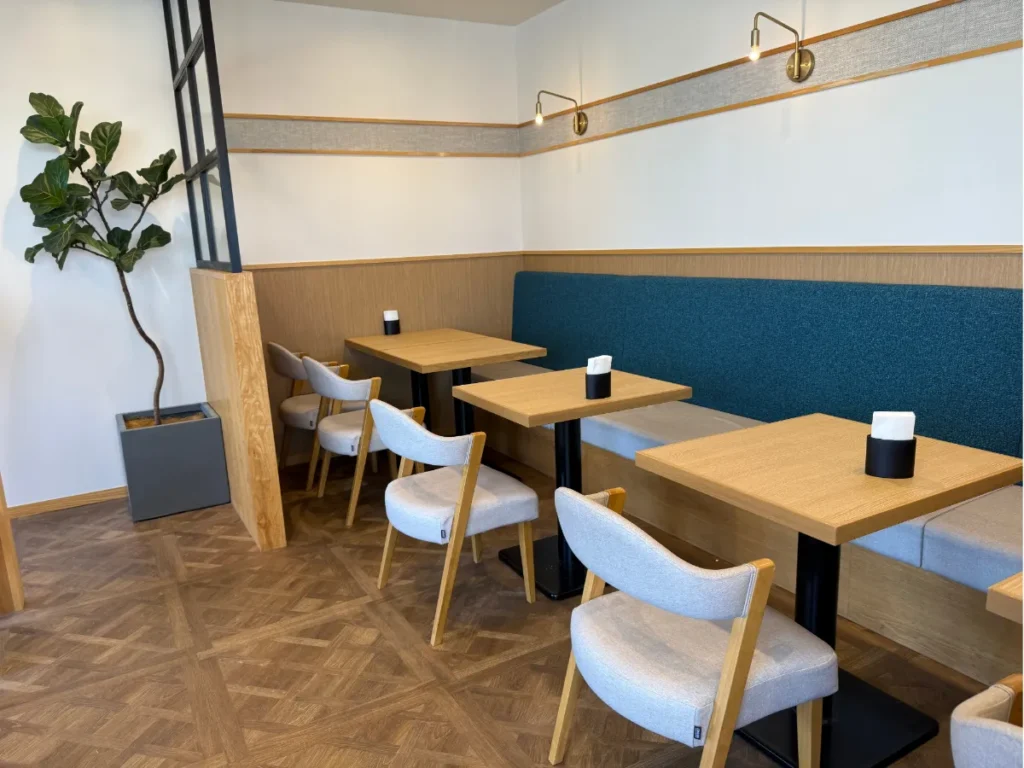 NILS BAKERYのイートインスペース