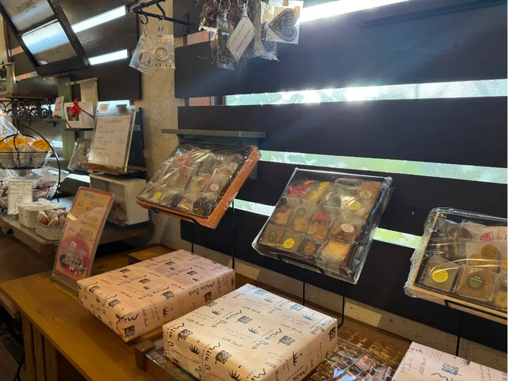 ミルクブッシュ春日井の洋菓子